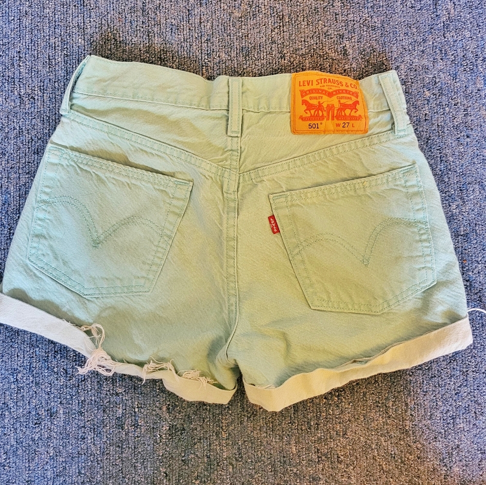 Levis shorts - Picture 2 of 3